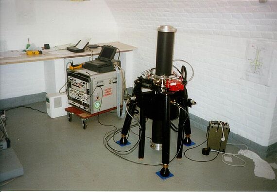 Le gravimètre absolu en fonctionnement au site de l'observatoire gravimétrique de Strasbou